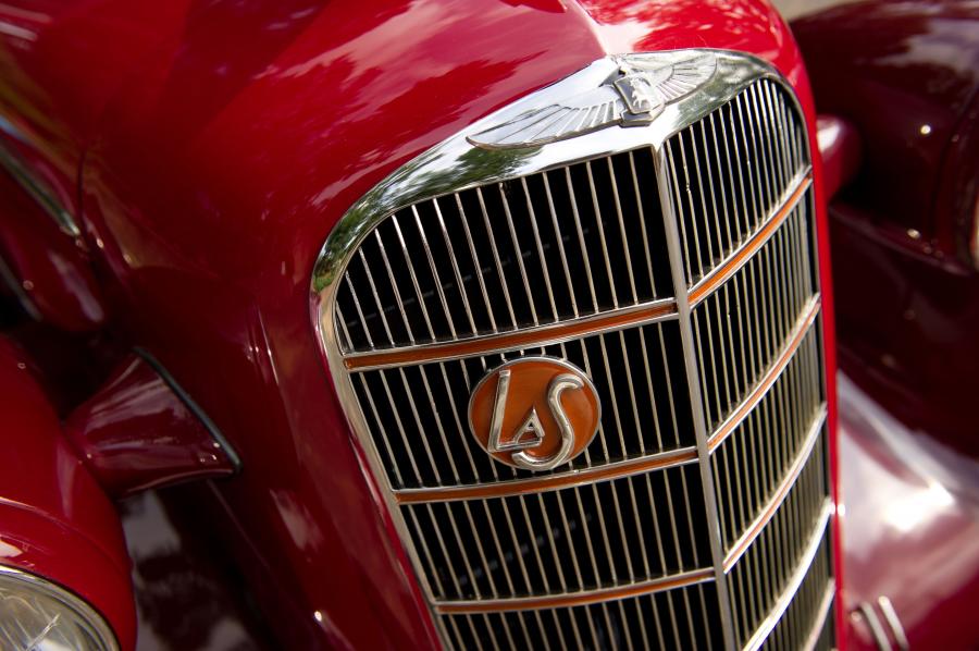 Логотип LaSalle Convertible Coupe (36-5067) 1936 года  (фото 5 из 15)